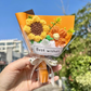 Incantevole mini bouquet di fiori lavorato a mano a maglia