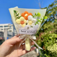 Incantevole mini bouquet di fiori lavorato a mano a maglia